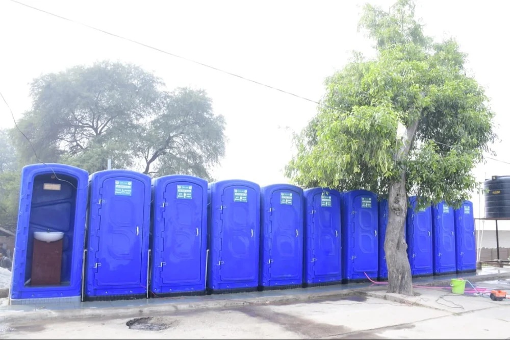 steel-mobile-toilet